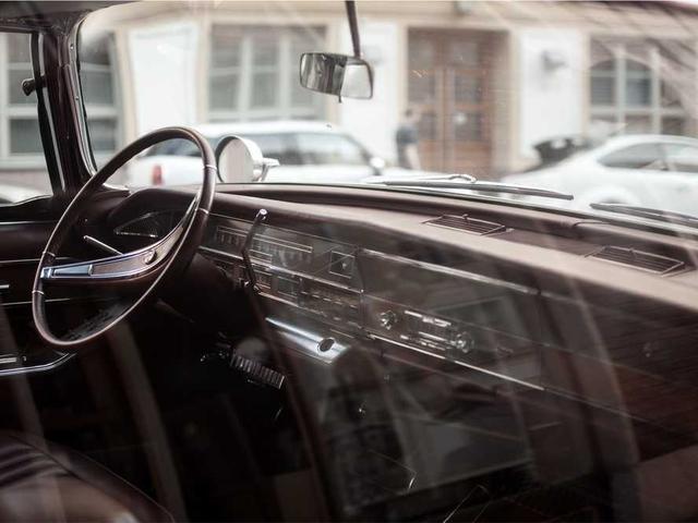 whitney_nikolaus_lyqG